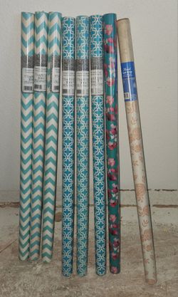 Pittsburg: 17.5 sq ft gift wrap $1/roll