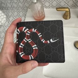 gucci canvas wallet
