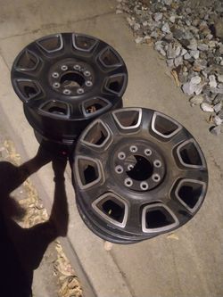 (4) 20” wheels 8 lug