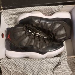 Jordan 11 72-10 VNDS.  Size 9.5