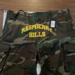 The Gv Gallery Raspberry Hills Camo Shorts 