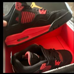 Jordan Air Force 4 retro