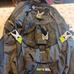 OP OUTDOOR PRODUCTS SIERRA TRAVERSE BACKPACK GEAR HICKING BAG $25 FIRM PRICE.  328 N 11TH ST 126 . LAS VEGAS NV 89101