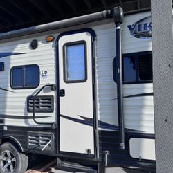 2018 Coach Viking 17BH Travel Trailer