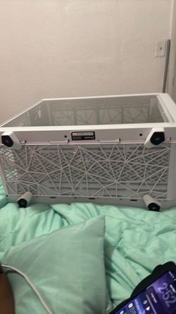 white desktop computer case