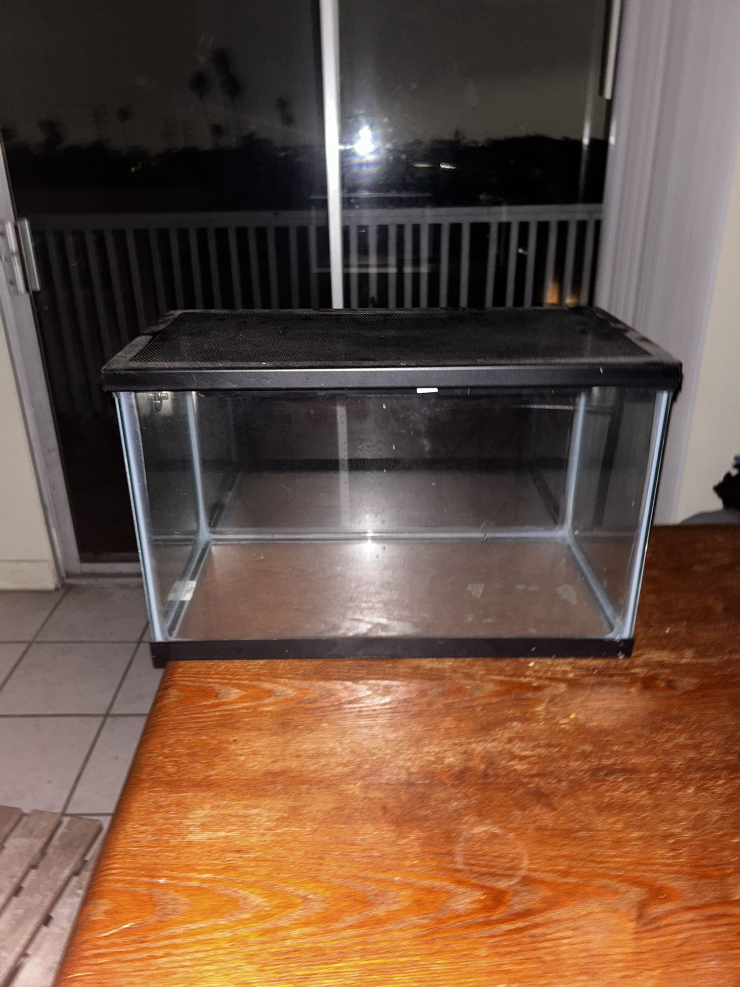 10 Gallon Fish Tank