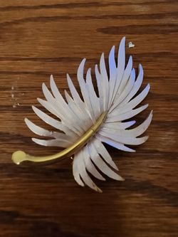 Vintage Crown Trifari white enamel leaf 