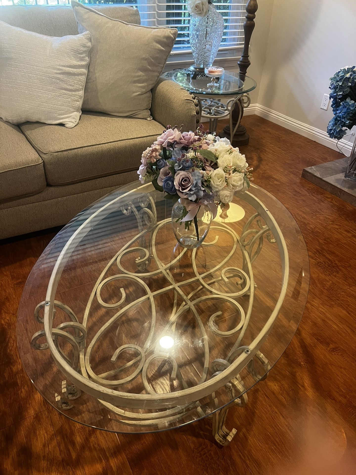 Coffee Table And Side Table 