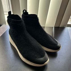 Ugg Australia Women’s US 9.5 Black Griffith Sock Sneakers Low Boots Wool Pull On