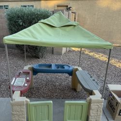 Kids outdoor kitchen Player