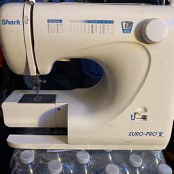 Sewing Machine/máquina De Coser Euro-pro
