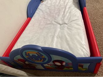 Toddler bed