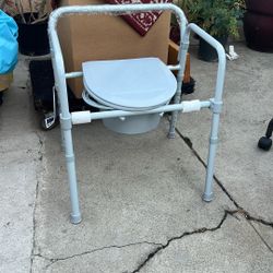 Drive Folding Commode