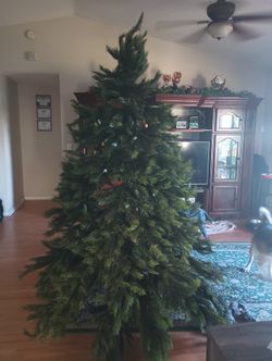 7.5 Oak Pink Artificial Christmas Tree 