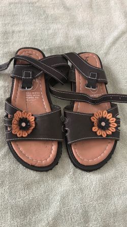 Girls sandals size 2