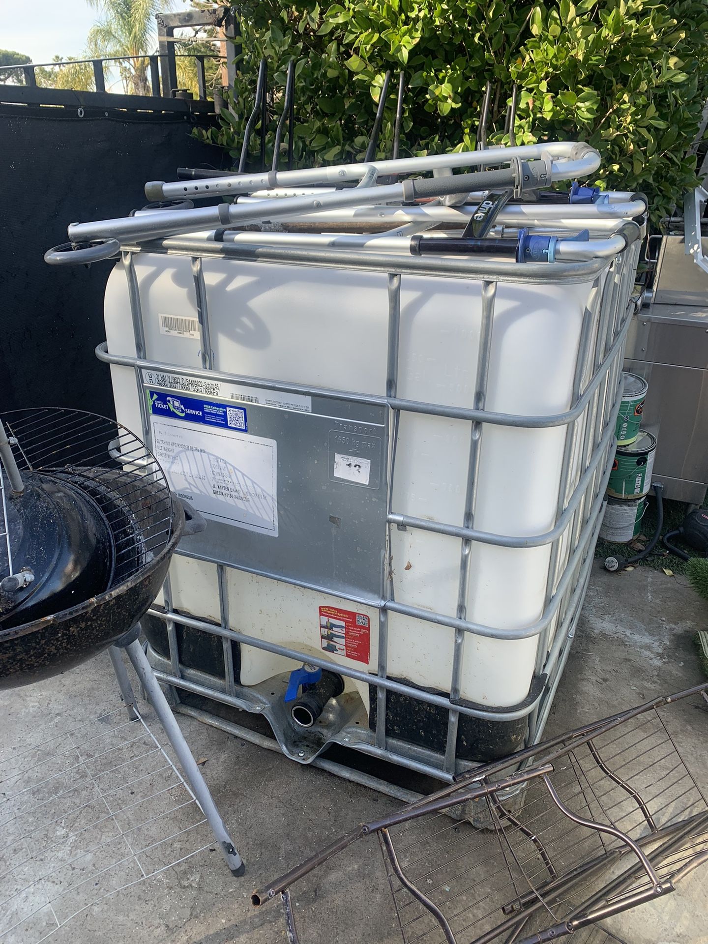 Totes Water Tank 275 Gallons $75