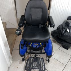 Jazzy 14 elite electric Mobility scooter with charger