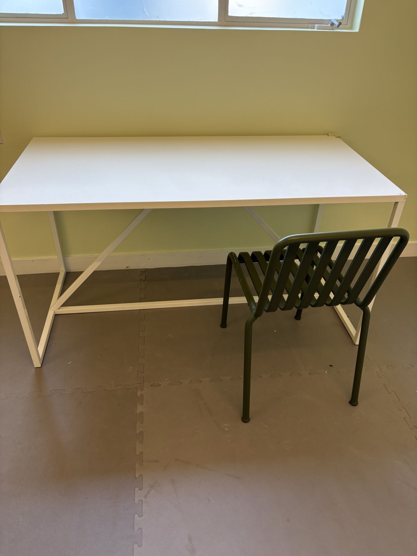Free Table And Chairs 