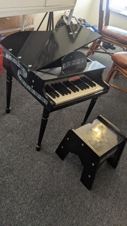 Melissa & Doug Kids Piano with Stool $60 firm