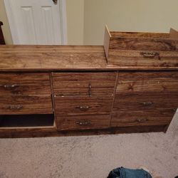 Free 9n Drawers Dresser