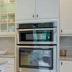 Whirlpool 30” Smart Combination Wall Oven – 6.4 cu. ft., Stainless Steel, Excellent Condition
