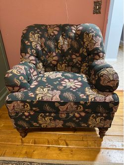 Super comfy accent chair
