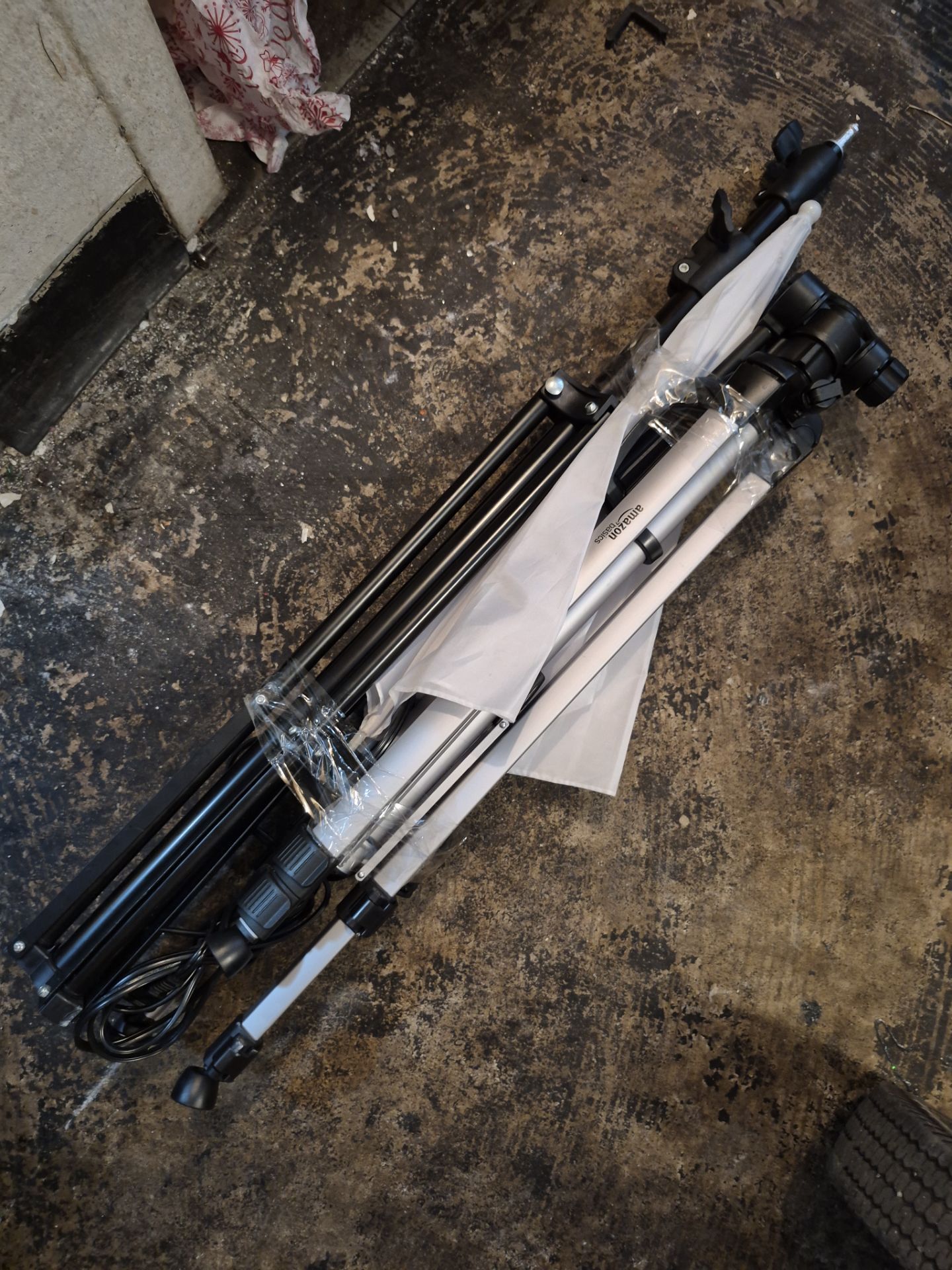 Camera tripod equipment