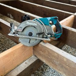 Malita XGT 7 1/4” Saw 