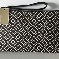 MICHAEL KORS BLACK CREAM LEATHER MONOGRAM WRISTLET REG $158 NEW AUTHENTIC