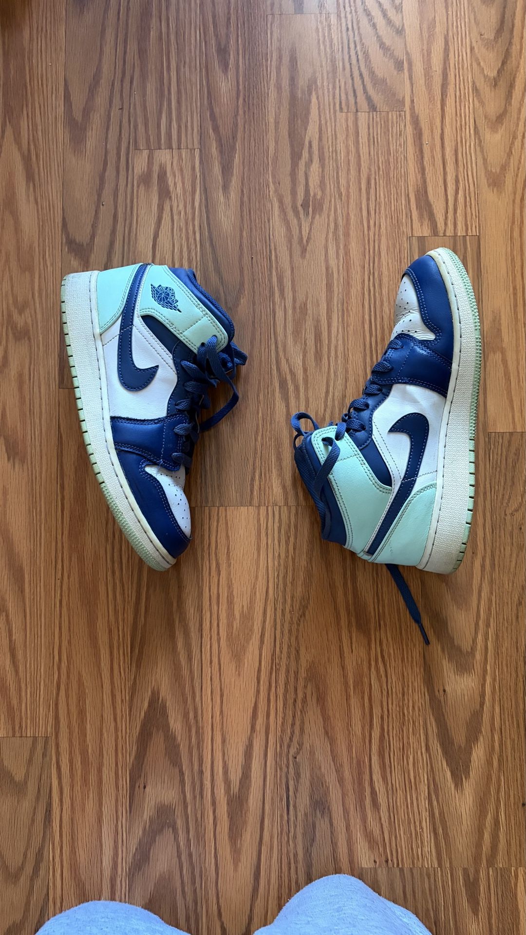 Air Jordan 1, Blue, size 5.5 Y