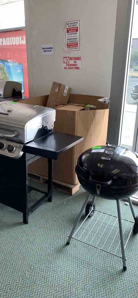 Grill Liquidation Sale!! BBQ Barbecue grill! All new with Warranty! First Come First Serve! Smoker / Propane WO