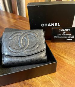Authentic Chanel vintage timeless bifold wallet caviar compact w