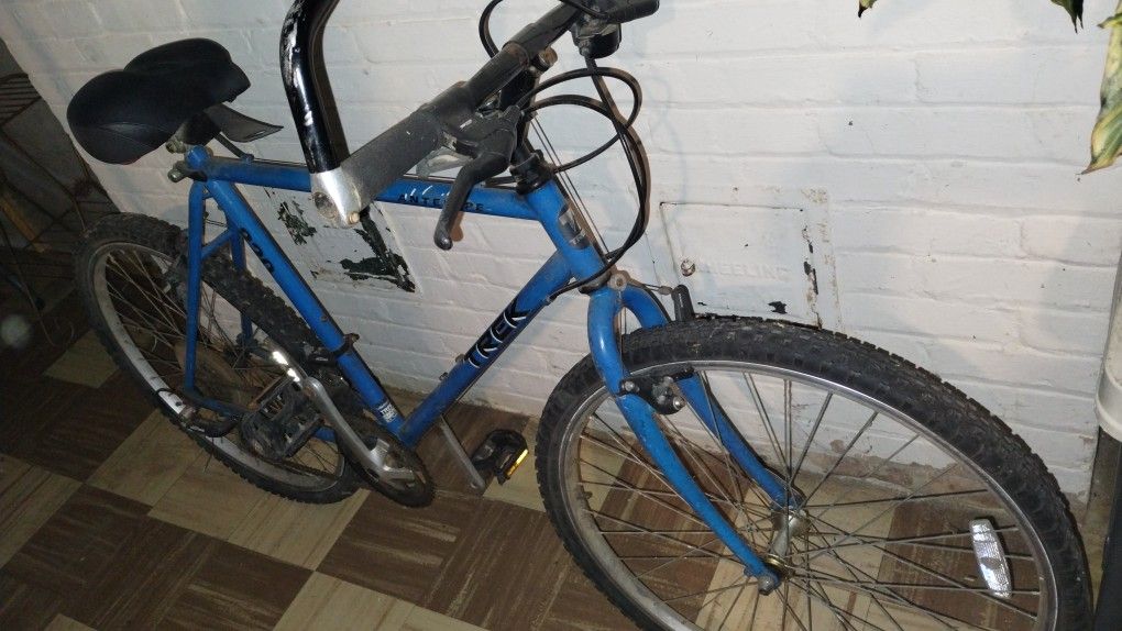 Trek 820 Bike
