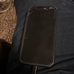 IPhone 12 Small Crack In Screen