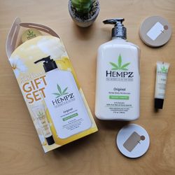 HEMPZ Floral Banana Body Moisturizer/lip Gift SET 