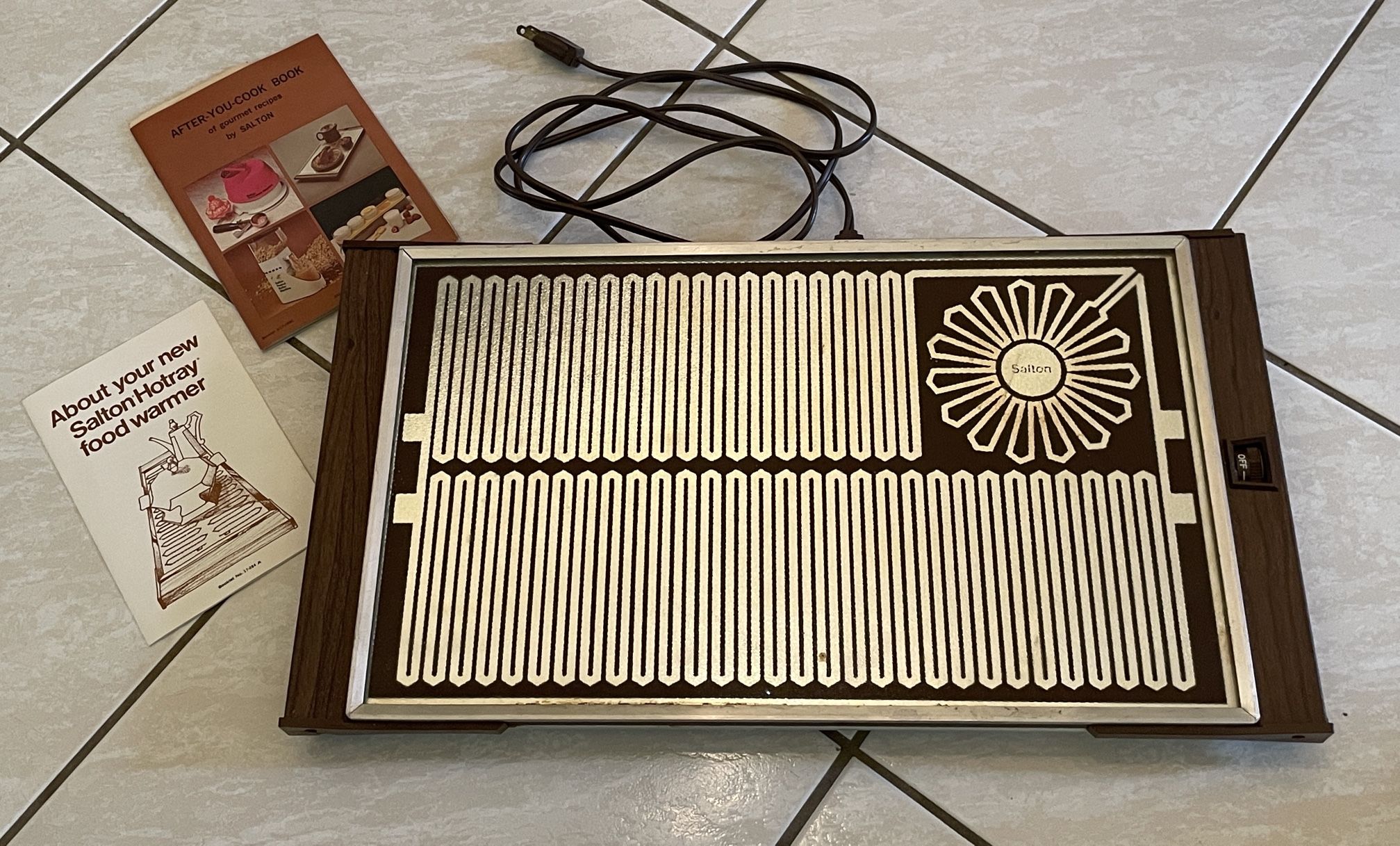 Salton Hot Tray Hotray Glass Plate Warming Pad Model H-930 Dark brown Design