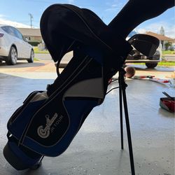 Kids Right-Handed Golf Club Set (Ages 6–10) – Driver, #7 & #9 Irons, Putter + Stand Bag