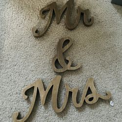Mr & Mrs Sign 