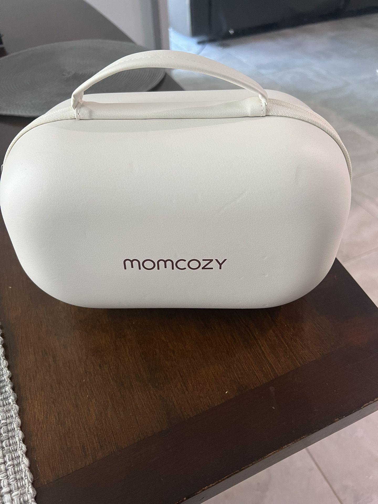 Momcozy