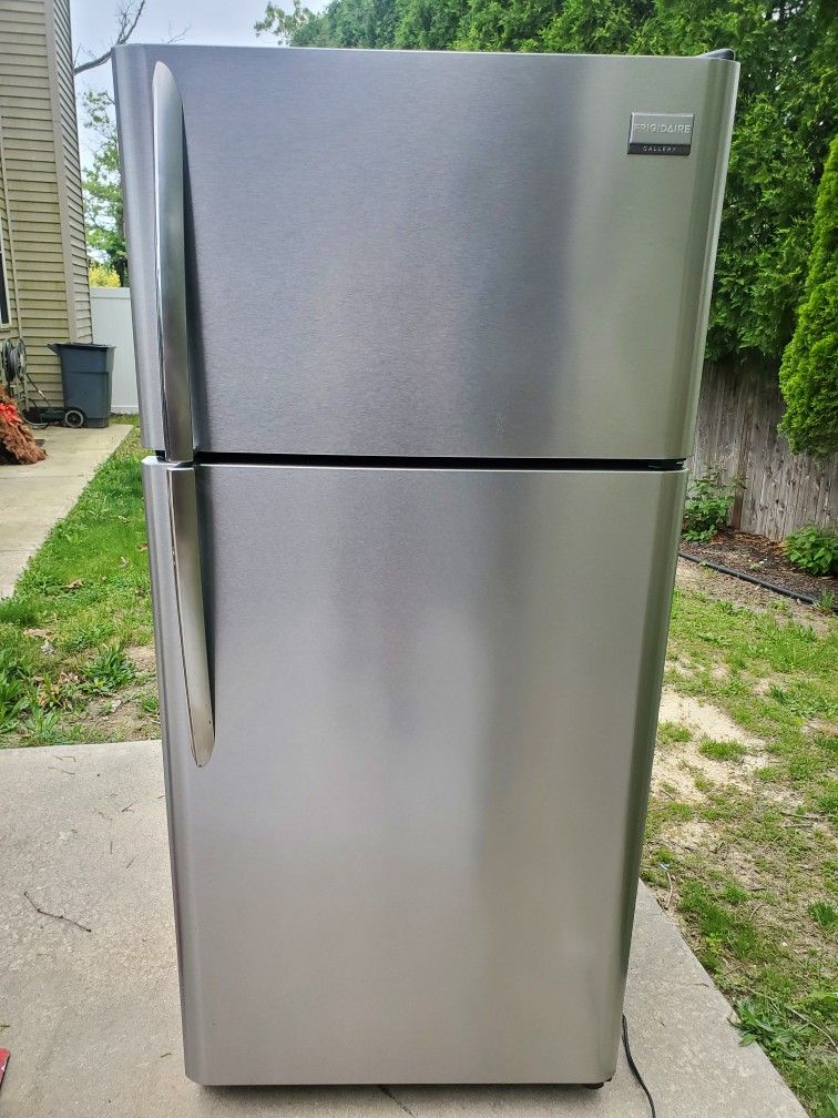 Frigidaire Refrigerator 18cu Stainless Steel 