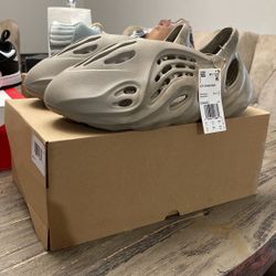 Adidas Yeezy Foam Runner  Stone Sage 