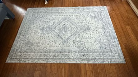 Living Room 5 ft x7 ft Rug