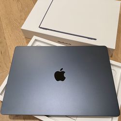 2024 MacBook w/Touch ID 15” Liquid Retina Display 10-Core GPU Air Lighter Than Pro 14” or 16” Apple Warranty 2025