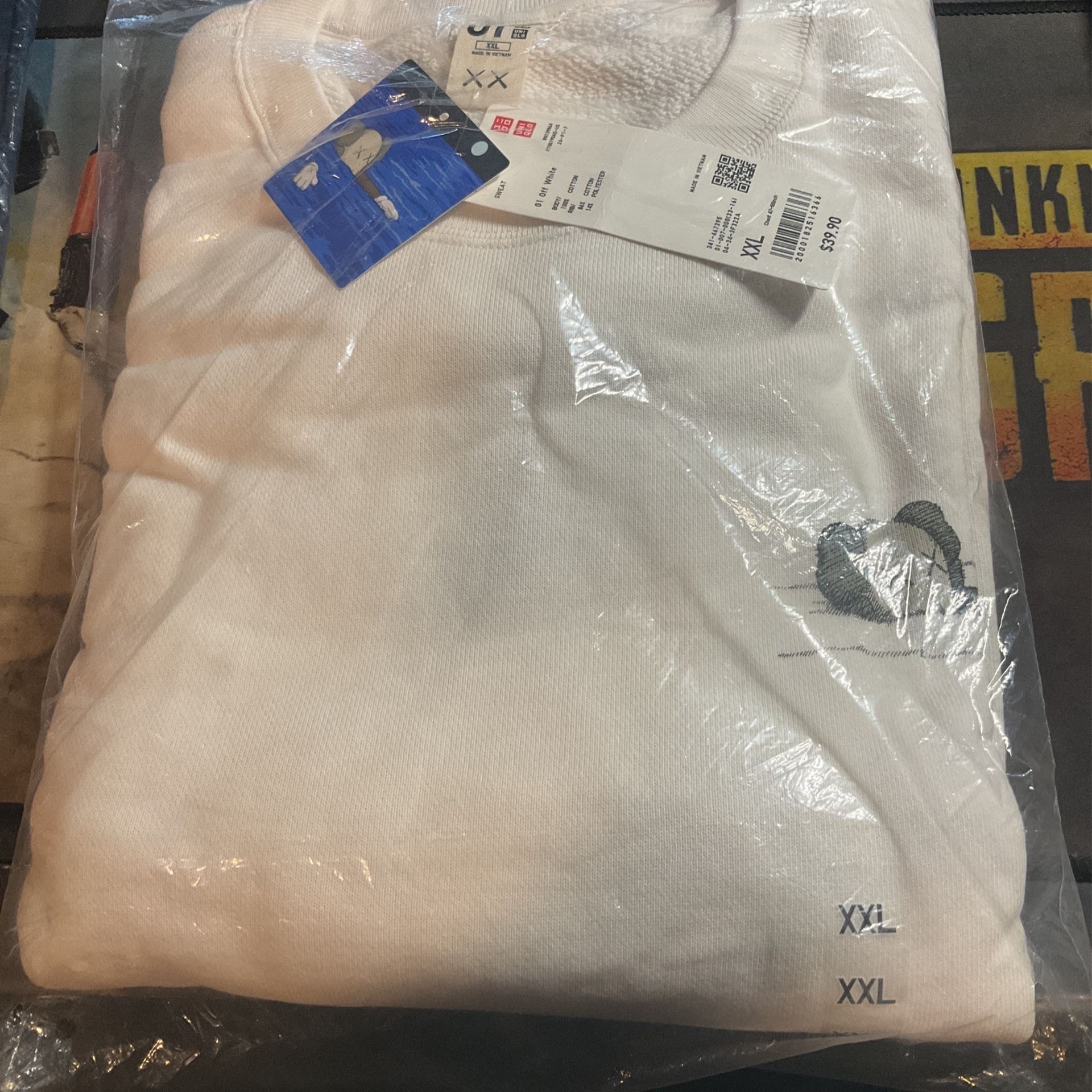 Kaws X Uniqlo Sweatshirt White XXL Brand New