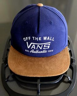 VANS "OFF THE WALL" SNAP BACK HAT (Suede Bill)