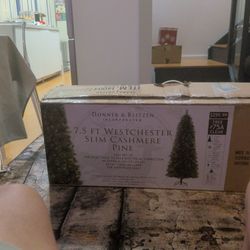 Donner And Blitzen Westchester Slim Cashmere Christmas Tree