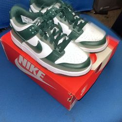 Nike Dunks 