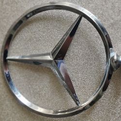 OEM-Mercedes Benz Hood Ornament (Emblem)