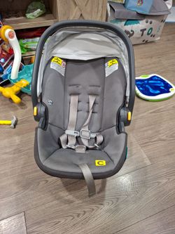 Century Car Seat by Graco slim fit