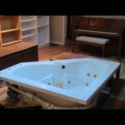 🛁✨ Jacuzzi / Jetted Soaking Tub – Works Great! ✨🛁 Jacuzzi TUB- LIKE NEW